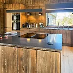 4 Bedroom Stunning In