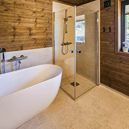 4 Bedroom Stunning In 펜션 *