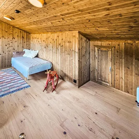 4 Bedroom Stunning In 펜션 Eggedal