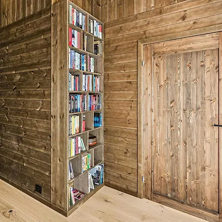 4 Bedroom Stunning In بيت للعطل