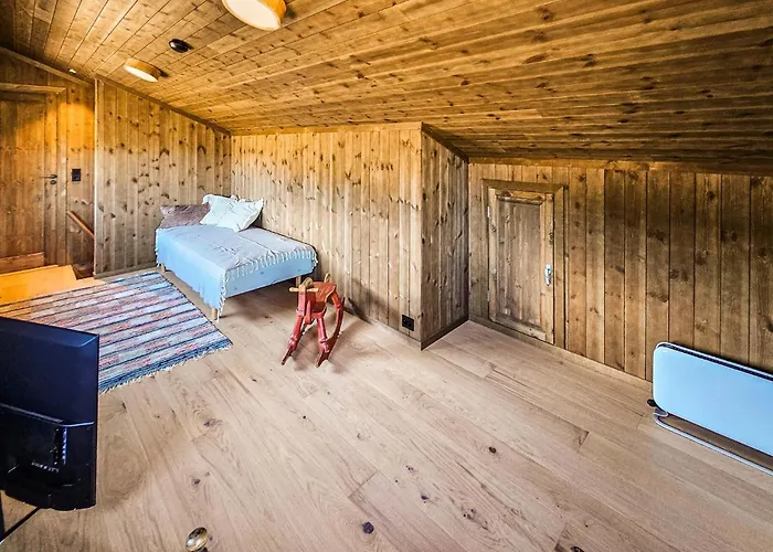 4 Bedroom Stunning In Ferienhaus Eggedal